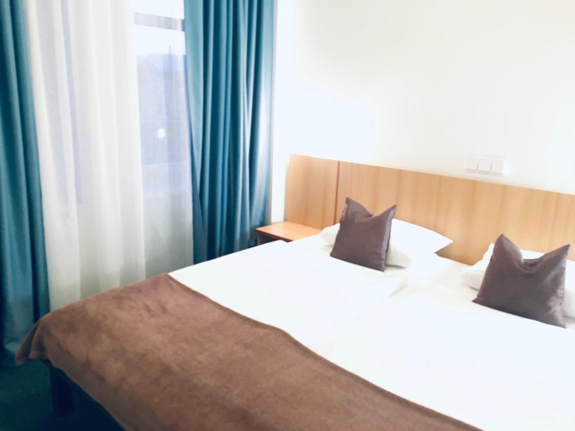 Penzion Hotelu Central Dvůr Králové nad Labem Exterior foto