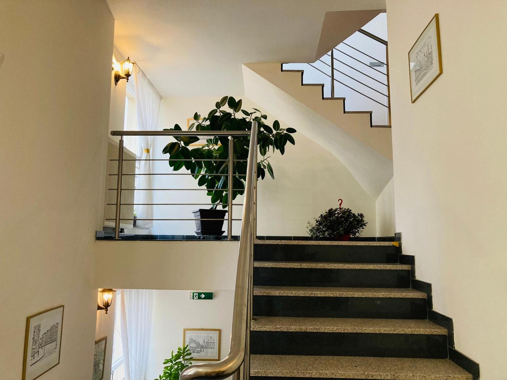 Penzion Hotelu Central Dvůr Králové nad Labem Exterior foto