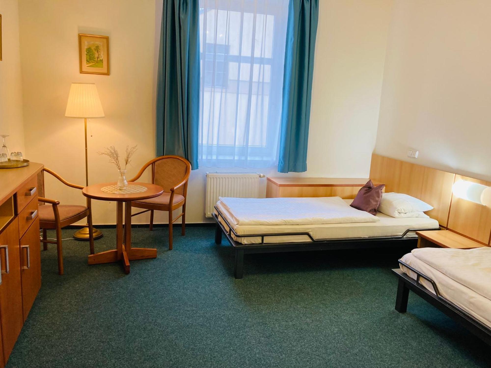 Penzion Hotelu Central Dvůr Králové nad Labem Exterior foto